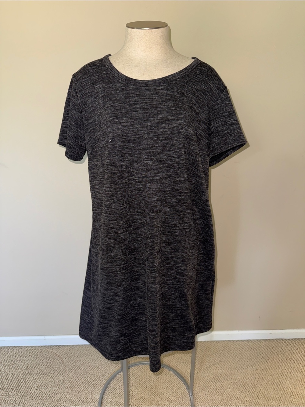 Casual Short Sleeve Mini Dress in Charcoal Heather